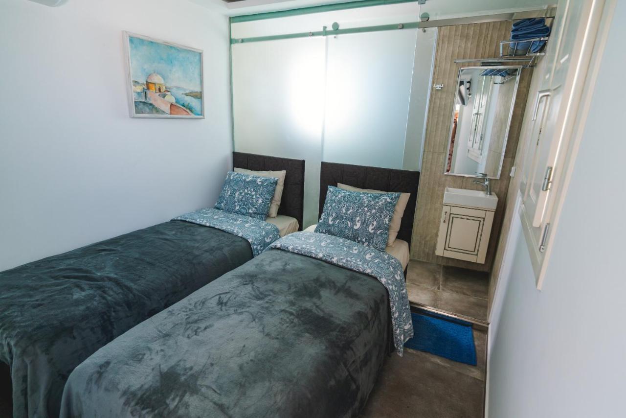 Apartament Lux House With Outdoor Jacuzzi And Sea View In Santorini Emporio  Zewnętrze zdjęcie